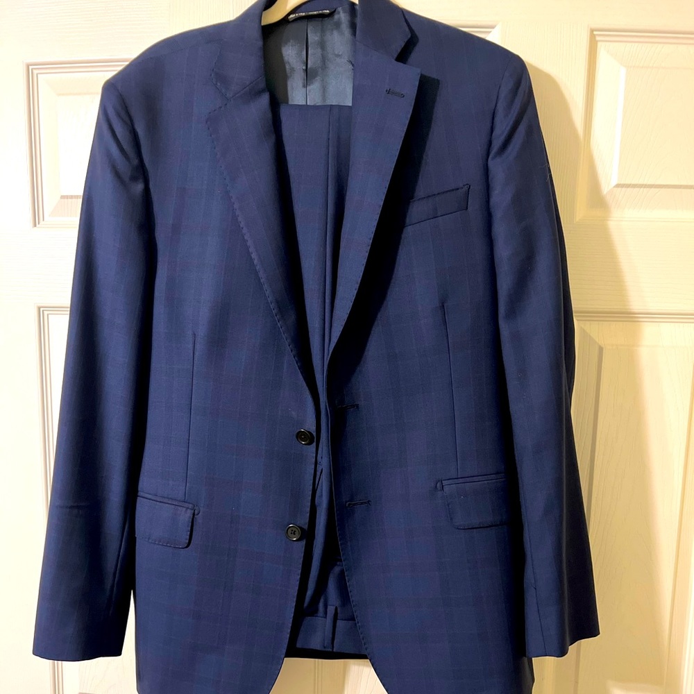 NWOT! Mens blue suit
